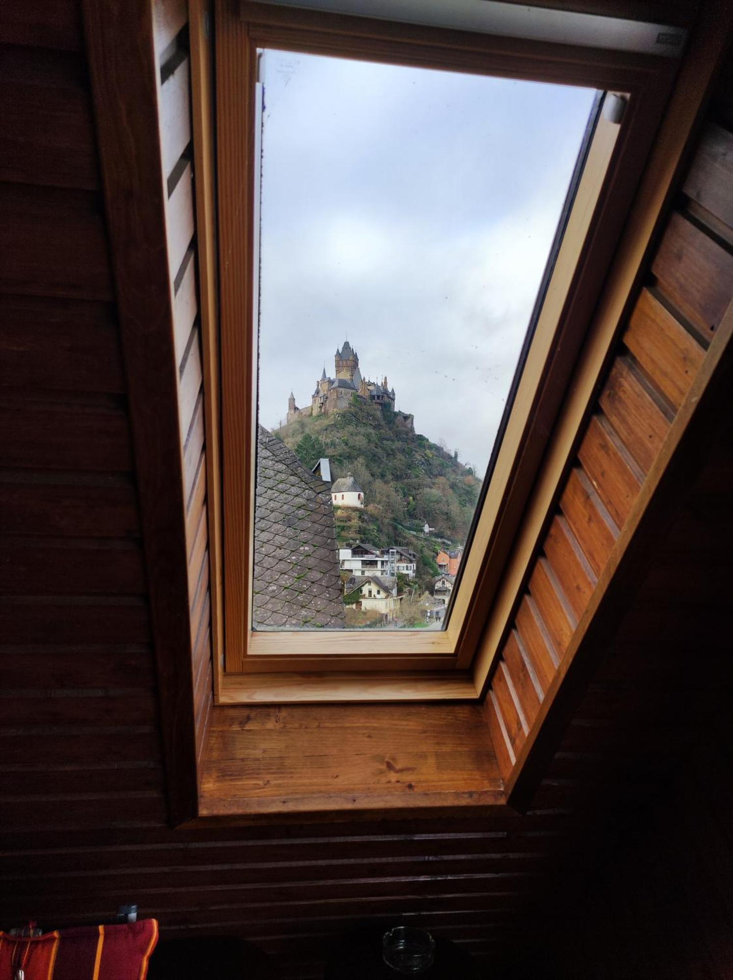 Panorama Oase Ferienwohnung Mit Blick Auf Mosel Und Reichsburg Cochem Ngoại thất bức ảnh